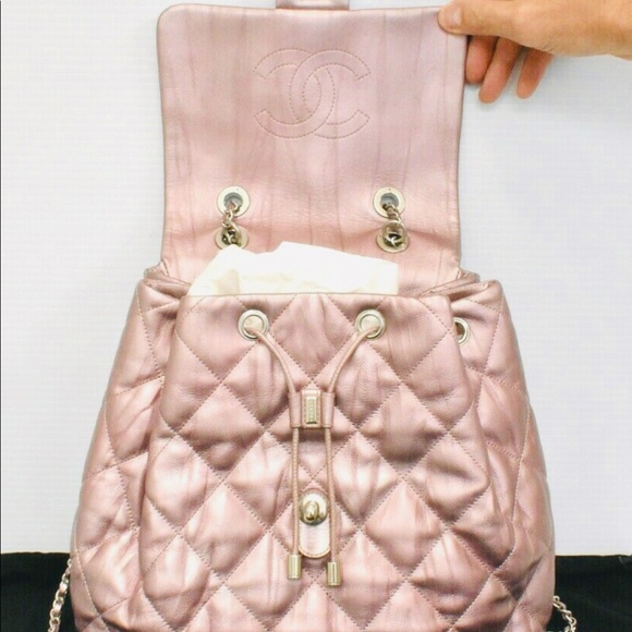 CHANEL BACKPACK - Picture 4 of 9